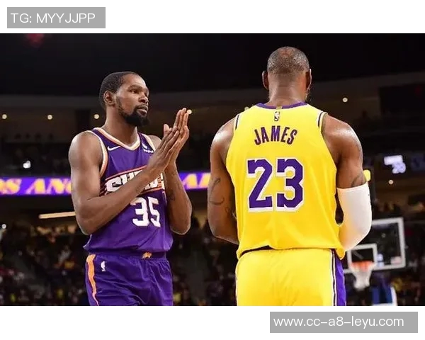 杜兰特赞詹姆斯全明星专注力不投半场三分不用左手上篮