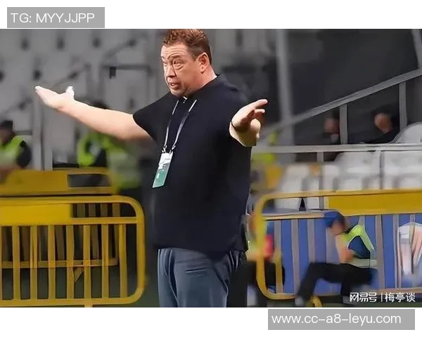 媒体人揭秘申花门将教练罗伯茨的辉煌履历曾任阿森纳米兰教练并在华夏执教